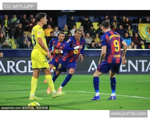 巴萨后防线再现失误，球迷怒批主帅战术无效